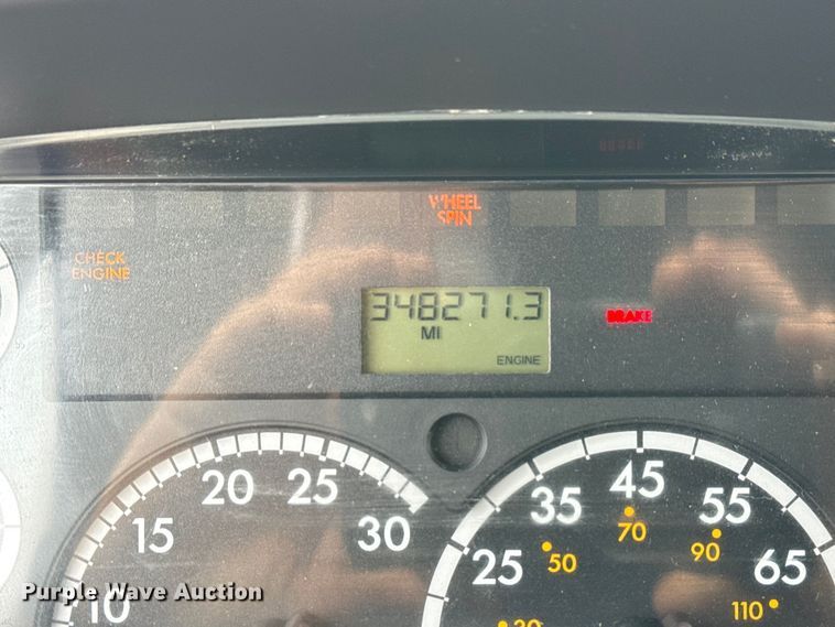 image for item NU9617 2007 Freightliner Business Class M2 crane truck