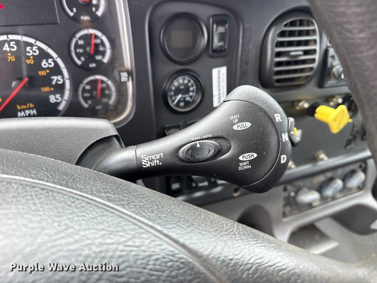 image for item NU9617 2007 Freightliner Business Class M2 crane truck