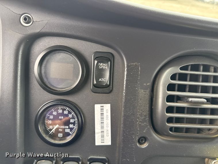 image for item NU9617 2007 Freightliner Business Class M2 crane truck