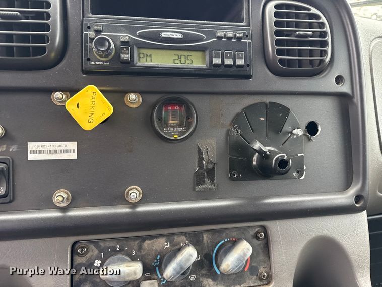 image for item NU9617 2007 Freightliner Business Class M2 crane truck