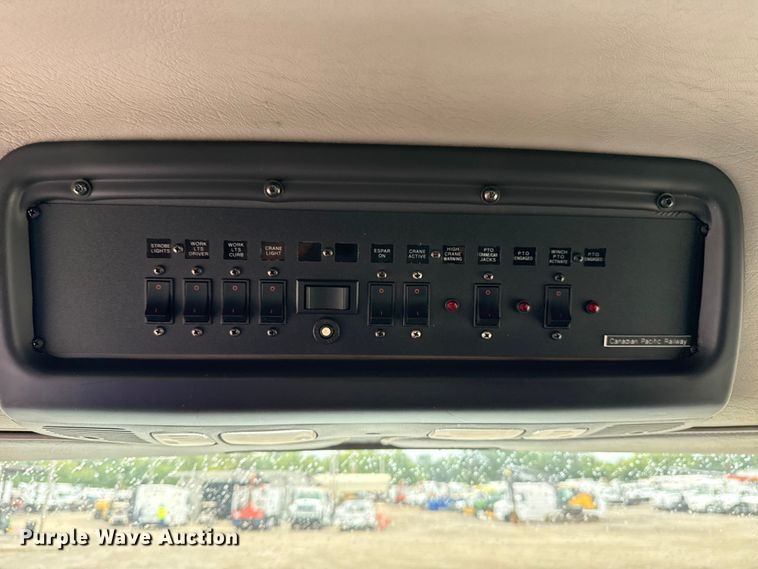 image for item NU9617 2007 Freightliner Business Class M2 crane truck