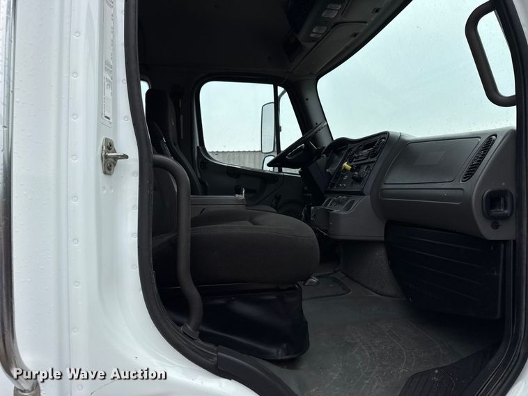 image for item NU9617 2007 Freightliner Business Class M2 crane truck