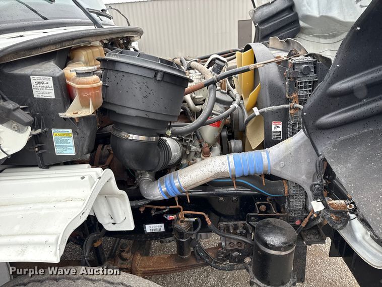 image for item NU9617 2007 Freightliner Business Class M2 crane truck