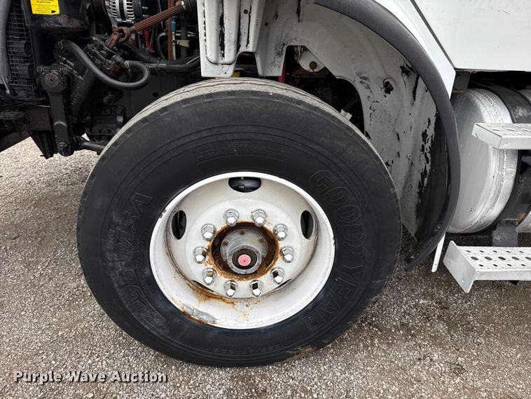 image for item NU9617 2007 Freightliner Business Class M2 crane truck