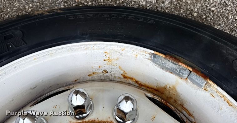 image for item NU9617 2007 Freightliner Business Class M2 crane truck