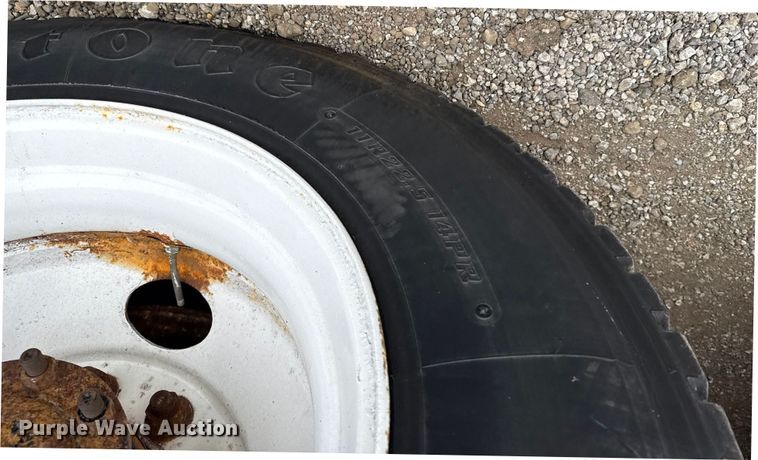 image for item NU9617 2007 Freightliner Business Class M2 crane truck