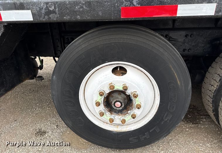 image for item NU9617 2007 Freightliner Business Class M2 crane truck