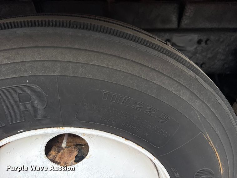 image for item NU9617 2007 Freightliner Business Class M2 crane truck