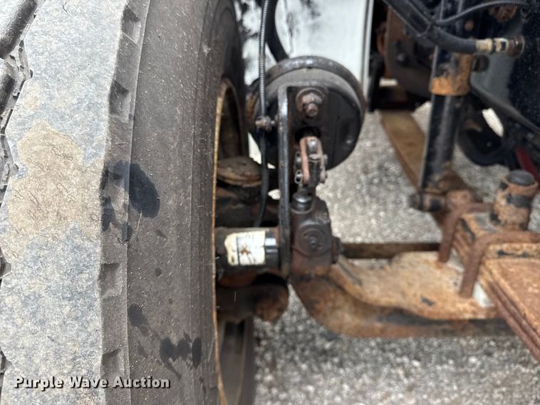 image for item NU9617 2007 Freightliner Business Class M2 crane truck