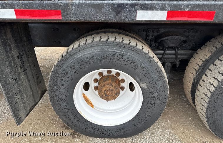 image for item NU9617 2007 Freightliner Business Class M2 crane truck