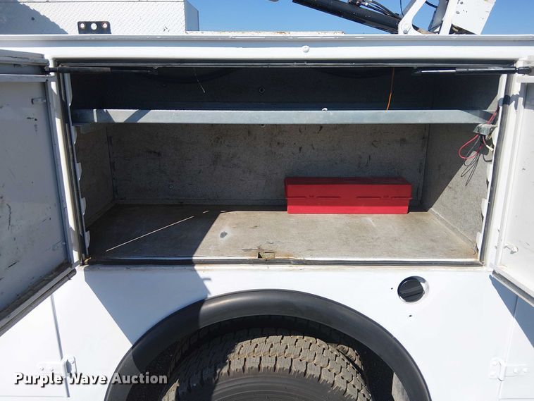 image for item NU9751 2017 RAM 5500 utility / service truck