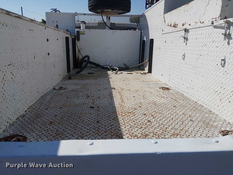 image for item NU9751 2017 RAM 5500 utility / service truck