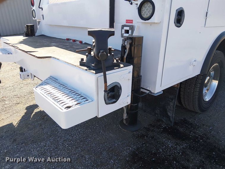 image for item NU9751 2017 RAM 5500 utility / service truck