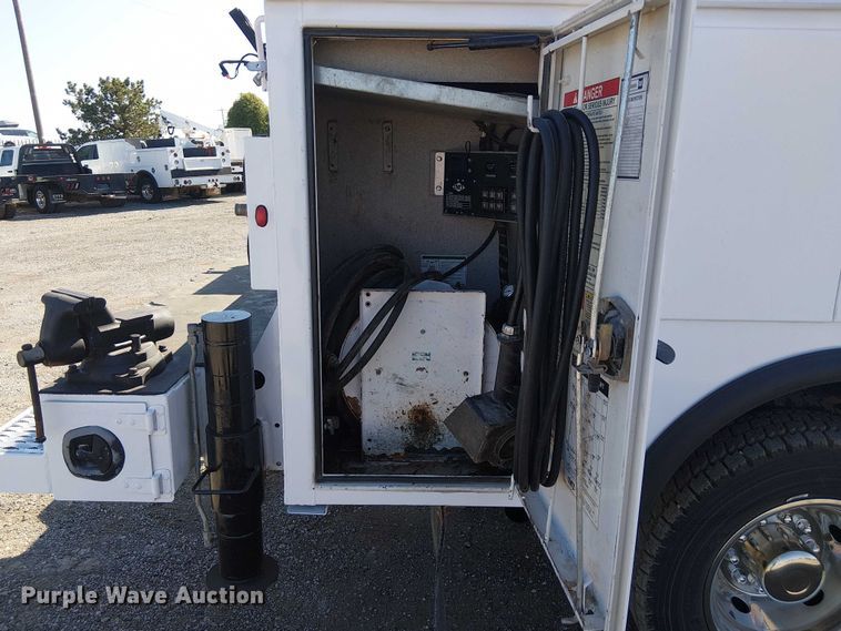 image for item NU9751 2017 RAM 5500 utility / service truck