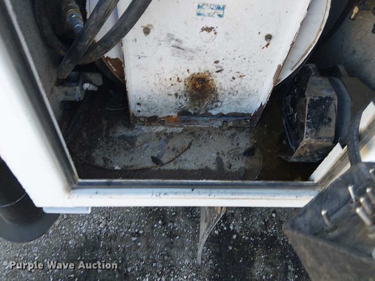 image for item NU9751 2017 RAM 5500 utility / service truck