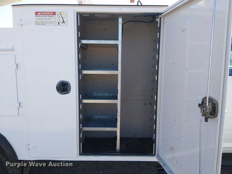 image for item NU9751 2017 RAM 5500 utility / service truck