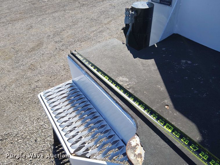 image for item NU9751 2017 RAM 5500 utility / service truck