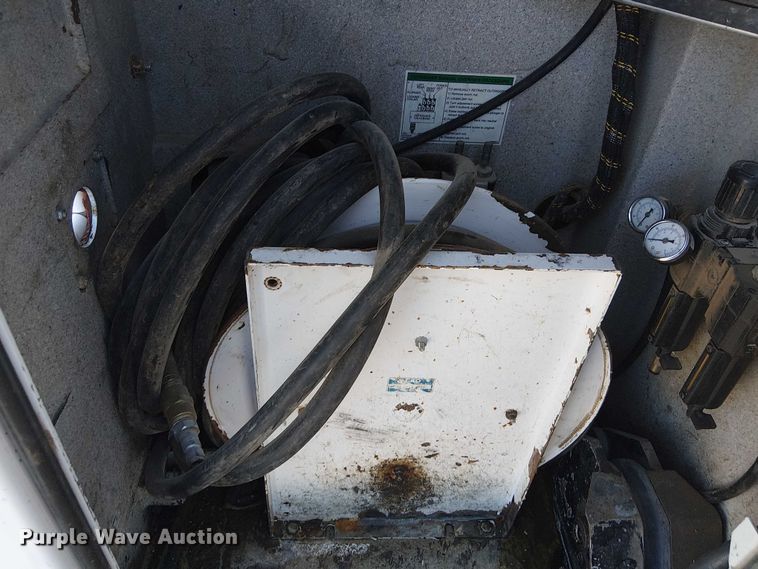 image for item NU9751 2017 RAM 5500 utility / service truck