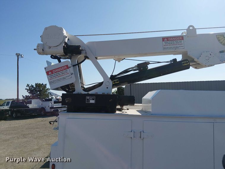 image for item NU9751 2017 RAM 5500 utility / service truck