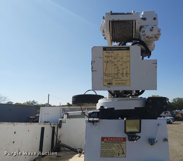 image for item NU9751 2017 RAM 5500 utility / service truck