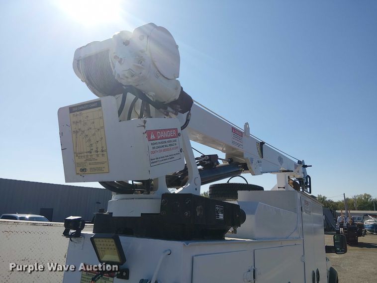 image for item NU9751 2017 RAM 5500 utility / service truck