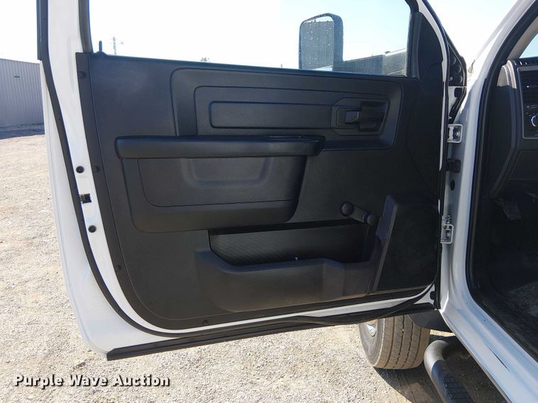 image for item NU9751 2017 RAM 5500 utility / service truck