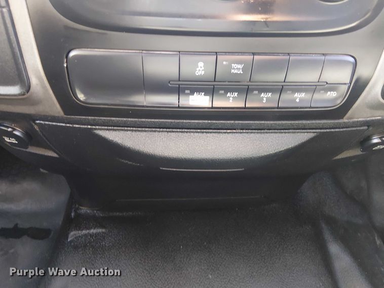 image for item NU9751 2017 RAM 5500 utility / service truck