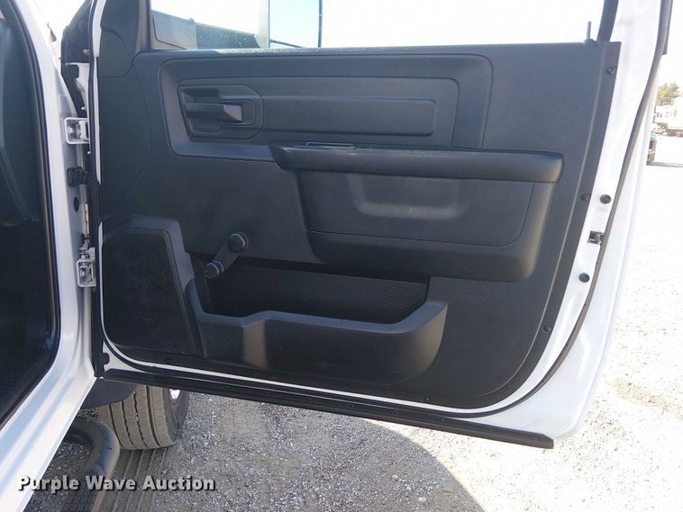 image for item NU9751 2017 RAM 5500 utility / service truck