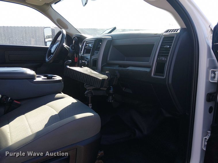 image for item NU9751 2017 RAM 5500 utility / service truck