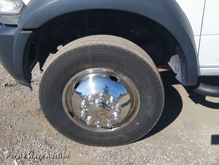 image for item NU9751 2017 RAM 5500 utility / service truck