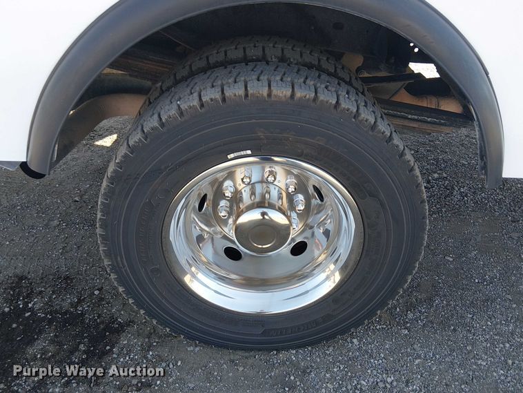 image for item NU9751 2017 RAM 5500 utility / service truck