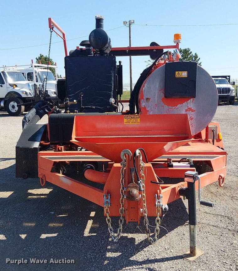 image for item NU9762 2016 Duraco 124DJT pothole patcher