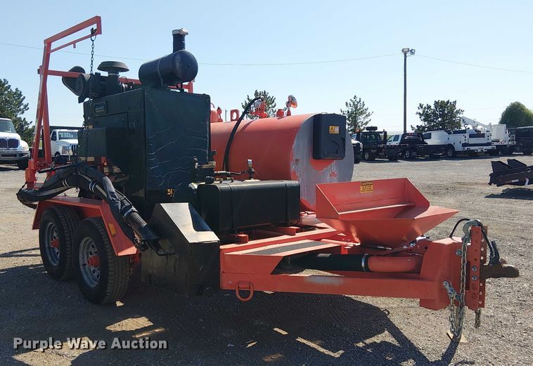 image for item NU9762 2016 Duraco 124DJT pothole patcher