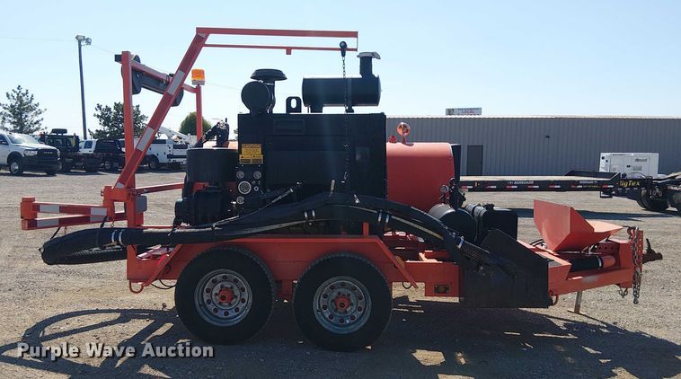 image for item NU9762 2016 Duraco 124DJT pothole patcher