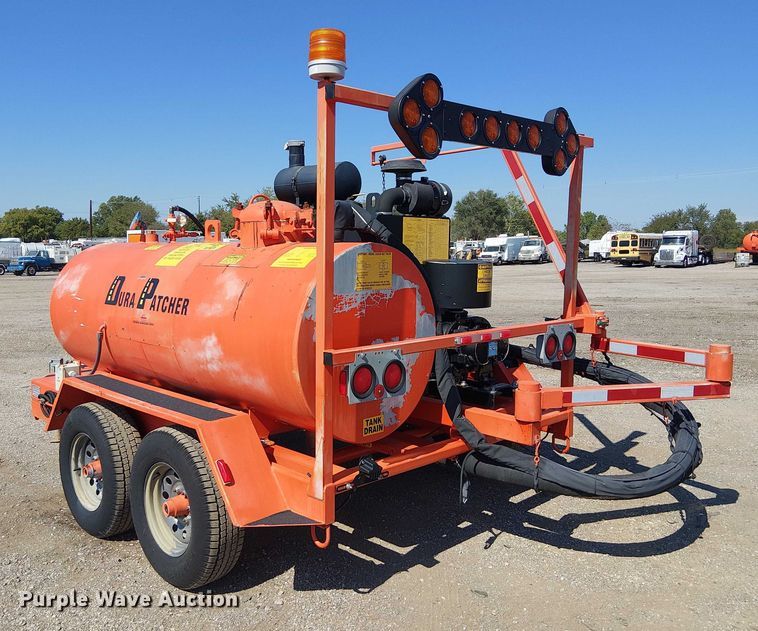 image for item NU9762 2016 Duraco 124DJT pothole patcher