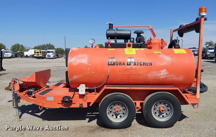 image for item NU9762 2016 Duraco 124DJT pothole patcher