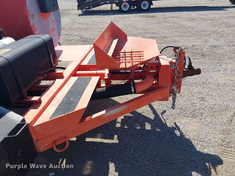 image for item NU9762 2016 Duraco 124DJT pothole patcher