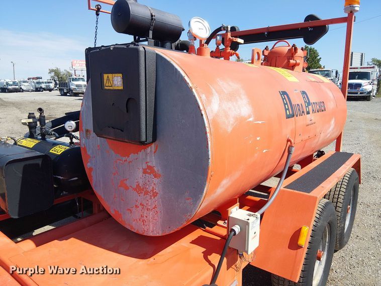 image for item NU9762 2016 Duraco 124DJT pothole patcher