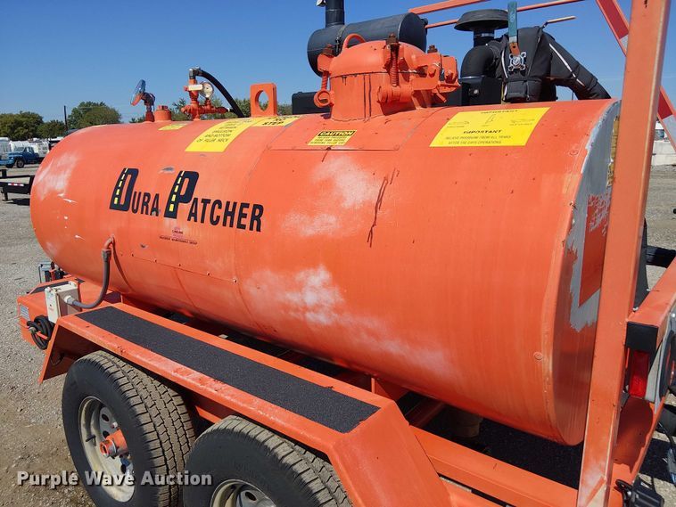 image for item NU9762 2016 Duraco 124DJT pothole patcher