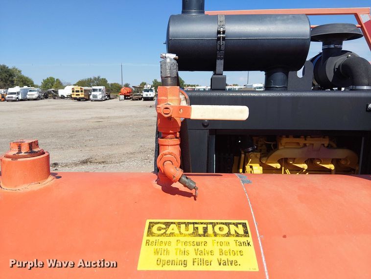 image for item NU9762 2016 Duraco 124DJT pothole patcher