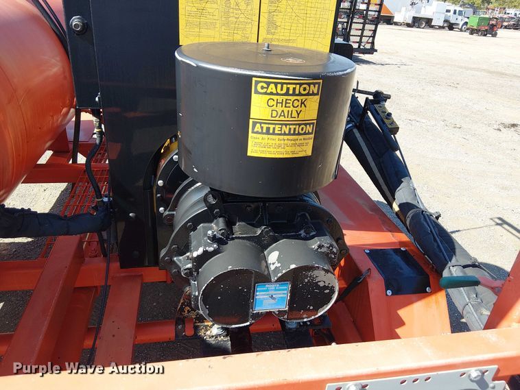 image for item NU9762 2016 Duraco 124DJT pothole patcher