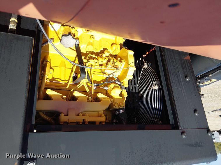 image for item NU9762 2016 Duraco 124DJT pothole patcher