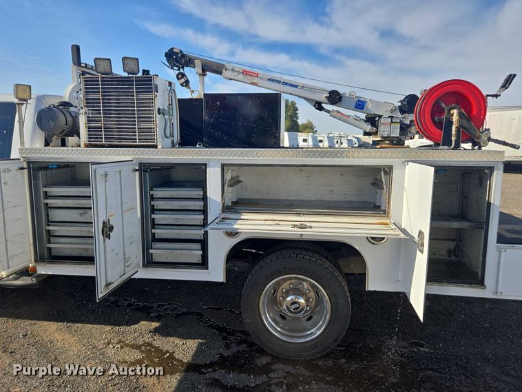 image for item YA1001 2015 Ford F550 SuperCab utility / service truck