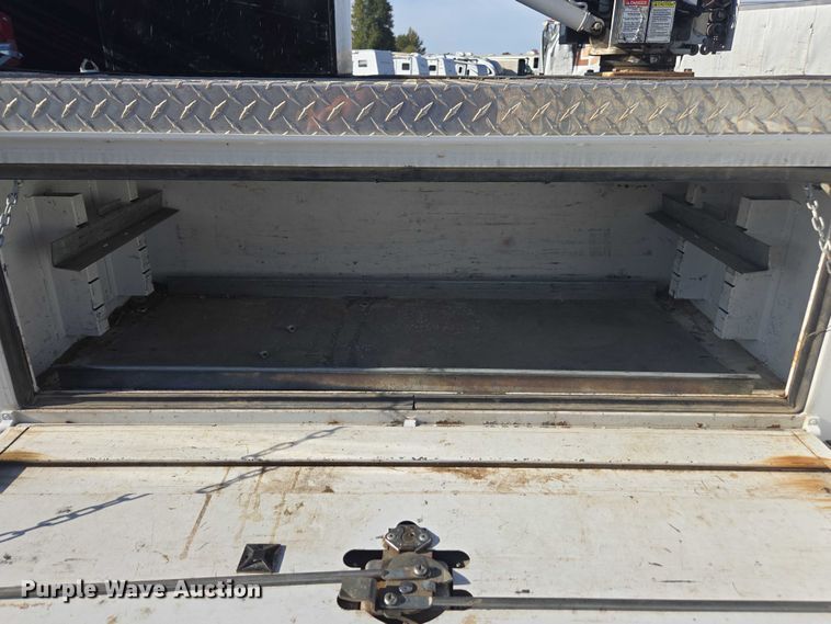 image for item YA1001 2015 Ford F550 SuperCab utility / service truck