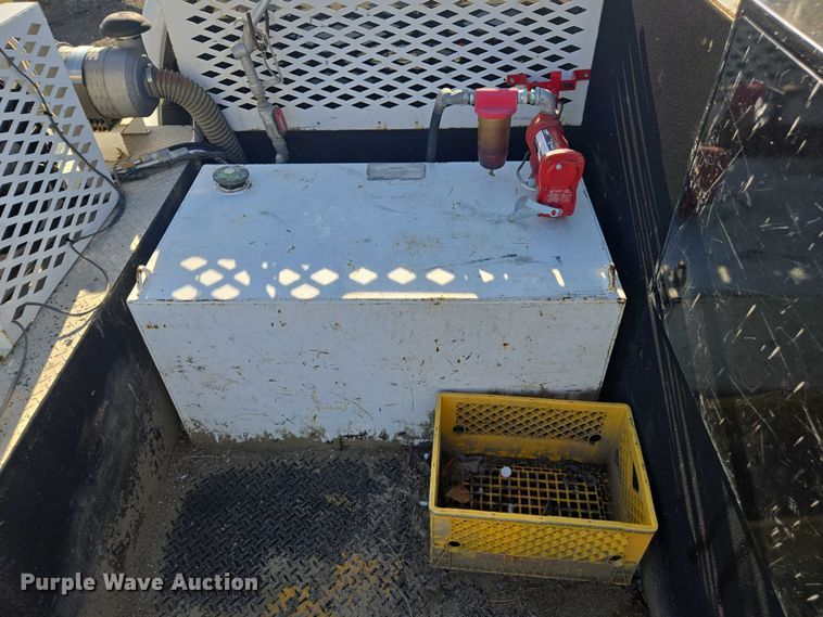 image for item YA1001 2015 Ford F550 SuperCab utility / service truck