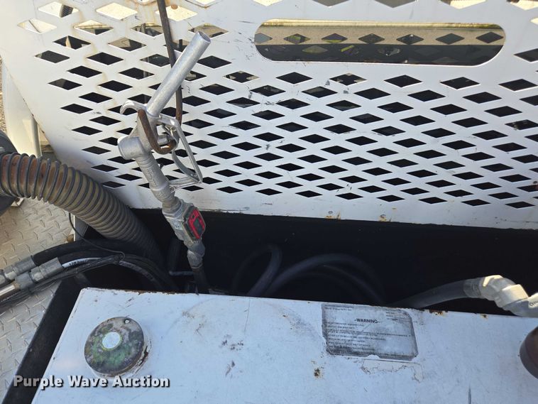 image for item YA1001 2015 Ford F550 SuperCab utility / service truck