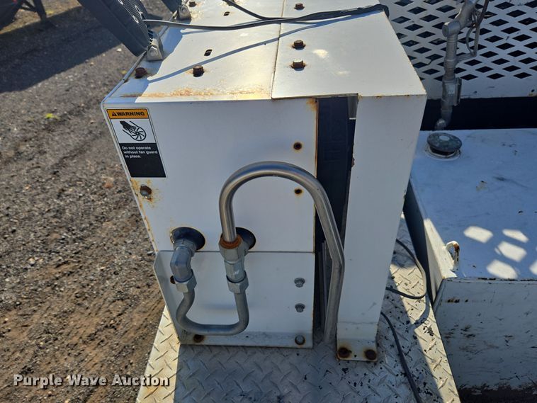 image for item YA1001 2015 Ford F550 SuperCab utility / service truck