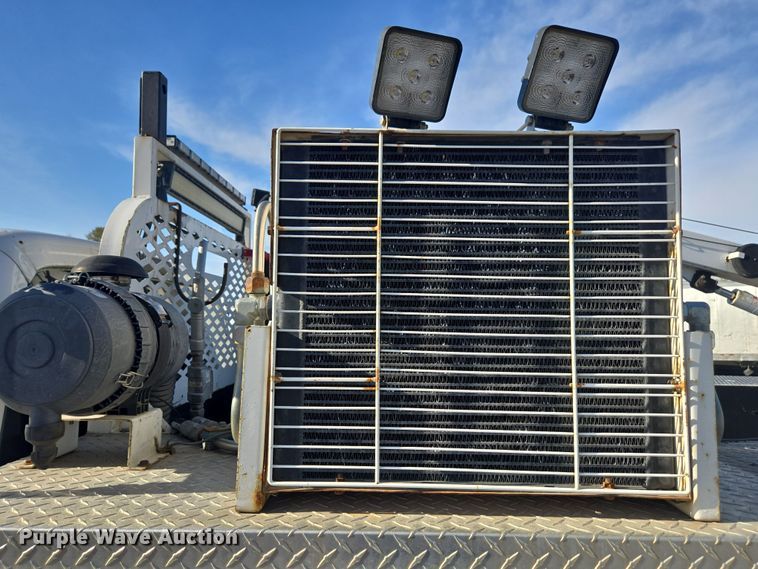 image for item YA1001 2015 Ford F550 SuperCab utility / service truck