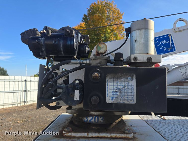 image for item YA1001 2015 Ford F550 SuperCab utility / service truck