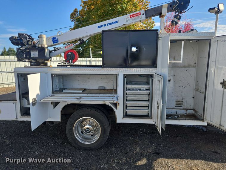 image for item YA1001 2015 Ford F550 SuperCab utility / service truck